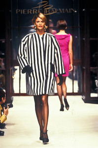 0_pierre-balmain-hc-fw-1994-1_html.thumb.JPEG.5e5256b3590b30ecd6451fcd501981b3.JPEG