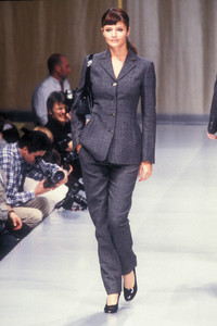 0_salvatore-ferragamo-fw-1996-1_html.thumb.JPEG.64f0e8e12ccd7f2e0186f0764ec006d8.JPEG