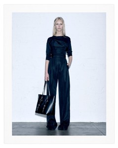 10-Alexander-Wang-Resort-18.thumb.jpg.4b2f39cf7a72017732d6826a65f77c0a.jpg