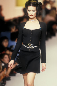 10_chanel-ss-1995-41_html.thumb.JPEG.d455771706bdd7e398b4f1c8912c4fdf.JPEG