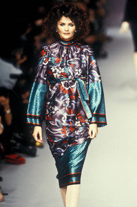 10_chloe-fw-1995-11_html.thumb.JPEG.e2b711f2d6059842d79aa84e771b284e.JPEG