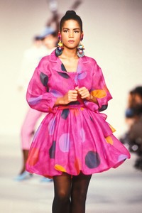 11_ysl-ss-1988-12_html.thumb.JPEG.611d6257ca29f73dc8c229a672d1ce2c.JPEG
