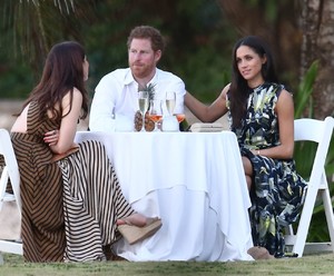 1280_FFN_MIAMIPIXXFFSBMFF_PrinceHarry_MeghanMarkle_030317_52334402.thumb.jpg.ad65f7e70adb9193312ec8e6e1fa36b2.jpg