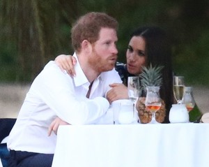 1280_FFN_MIAMIPIXXFFSBMFF_PrinceHarry_MeghanMarkle_030317_52334406.thumb.jpg.1abdbb66a0a4ee86fb1629c1511d8442.jpg