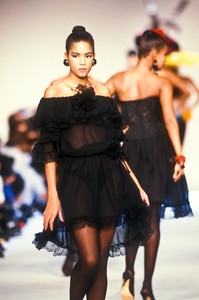 13_ysl-ss-1988-14_html.thumb.JPEG.19906aa8cdfb055f7939374dc8d19c69.JPEG