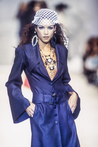 15_karl-lagerfeld-ss-1993-6_html.thumb.JPEG.223082ec1ff01df2255193e3c3a42cbb.JPEG