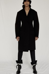 16-celine-resort-2018.thumb.jpg.24991524649c25db82bc73386a78c9a5.jpg