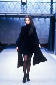 1_azzedine-alaia-fw-1989-2_html.thumb.JPEG.03320483d470bcdddc4b521859ccd02e.JPEG