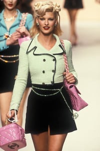 1_chanel-ss-1995-2_html.thumb.JPEG.c5b639c967da2fa1f29e7f8b1c4eb630.JPEG