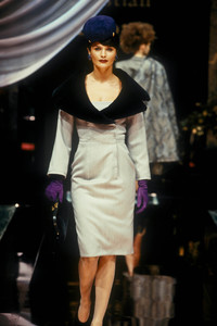 1_christian-dior-hc-fw-1995-2_html.thumb.JPEG.f118263ff5ed17afa06322299db5165a.JPEG