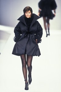 1_claude-montana-fw-1994-2_html.thumb.JPEG.0142a2387c7121421f15b908fa78b3d2.JPEG