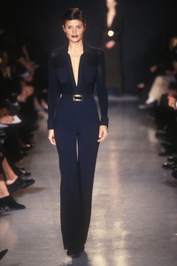 1_donna-karan-fw-1996-2_html.thumb.JPEG.b3d9bdb75d6d15939dd8147ed3552eb3.JPEG