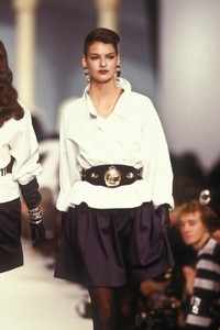 1_karl-lagerfeld-ss-1988-2_html.thumb.JPEG.6686e9f272bb3693cb8b79961d23592a.JPEG