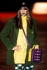 1_versace-fw-1993-2_html.thumb.JPEG.280fcad297508b12ed99bd9da88e4b38.JPEG