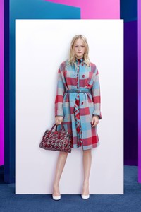 20-bottega-veneta-pre-fall-2018.thumb.jpg.fb2a862425518f9498af8e0ae7bdbfdc.jpg