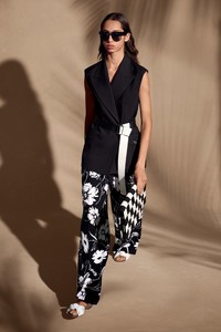 26-Michael-Kors-Resort-18.thumb.jpg.2aeab253efcfe65d35e5693d977b999e.jpg