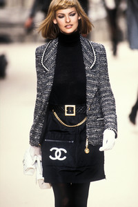 2_chanel-fw-1994-3_html.thumb.JPEG.46c9de5b943d2b94b52e58abff15cc32.JPEG