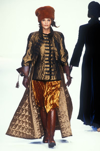 2_christian-dior-fw-1994-3_html.thumb.JPEG.62bfbbdd65641d116fe369ccd811ebc4.JPEG