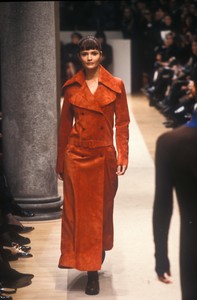 2_fendi-fw-1996-3_html.thumb.JPEG.ca34ee6a5add560da9c703d637a8c2b9.JPEG