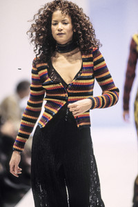 2_gaetano-navarra-fw-1993-3_html.thumb.JPEG.dbfc5b954155f50a8f1dac22df041917.JPEG