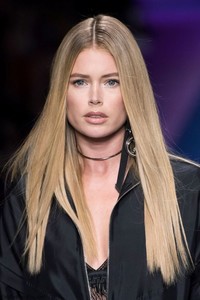 326993f9f3ef01f7c1d0bf6be2cc8669--sleek-hair-doutzen-kroes.jpg