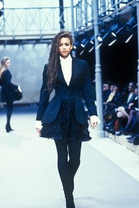 3_azzedine-alaia-fw-1989-4_html.thumb.JPEG.37b3c6abd07035fcebc235d4adc95983.JPEG