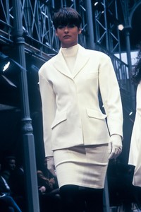 3_azzedine-alaia-fw-1989-4_html.thumb.JPEG.85ba7b0c7a5d17d208cf86787c170179.JPEG