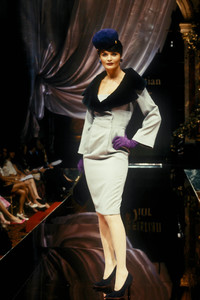 3_christian-dior-hc-fw-1995-4_html.thumb.JPEG.143b09ff949295693a0f0242af0a7763.JPEG