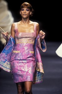 3_christian-dior-hc-ss-1994-4_html.thumb.JPEG.26ed6cc65814b58d03ab7fc858e6cc04.JPEG