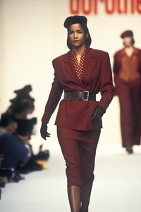 3_dorothee-bis-ss-1992-4_html.thumb.JPEG.78f441c7aa9ee2a4c5a2c8cdb35a9ace.JPEG