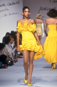 3_enrico-coveri-ss-1988-4_html.thumb.JPEG.19cdb42415e0ce2c9f6650ec1276390c.JPEG