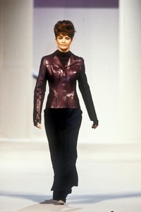 3_herve-leger-fw-1994-4_html.thumb.JPEG.a568f64ed7fb1f1d3687865f0bd537fa.JPEG