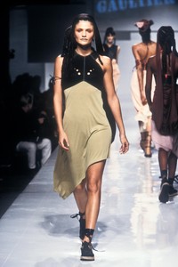 3_jean-paul-gaultier-ss-1996-4_html.thumb.JPEG.0ddd6b2d7f04a8ffc3faa7c3f97d6539.JPEG