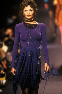 3_karl-lagerfeld-fw-1994-4_html.thumb.JPEG.6da80f2ae8ca822e72ff83157c091267.JPEG