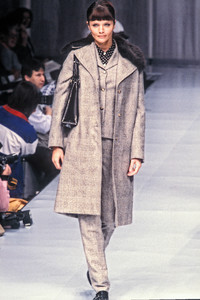 3_salvatore-ferragamo-fw-1996-4_html.thumb.JPEG.cfc9bed8265840010eacf2ef5f7abf73.JPEG