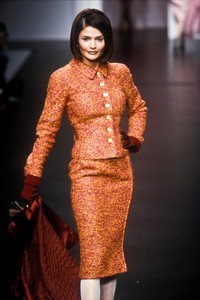 3_valentino-fw-1995-4_html.thumb.JPEG.28b87d449175399cee2cacbbc65d0b89.JPEG