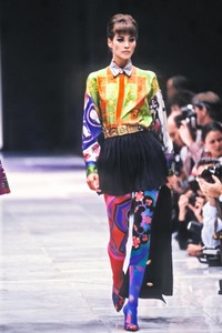 3_versace-ss-1991-13_html.thumb.JPEG.e79ce12573e02944a6cd8042f4976e15.JPEG