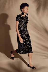 44-Michael-Kors-Resort-18.thumb.jpg.6ea8a1d990f291dbe3bebf6ee940b9ae.jpg