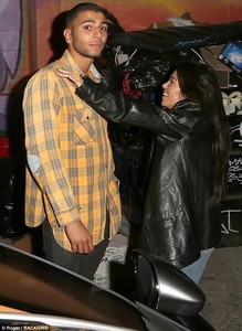 45F156DB00000578-5044619-Come_here_boy_Kourtney_Kardashian_ran_for_her_beau_Younes_Bendji-m-113_1509657409390.jpg