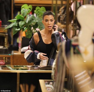 46BFE63400000578-5123237-History_Kourtney_and_Scott_who_d_been_introduced_in_2006_by_Girl-a-6_1511837025998.jpg