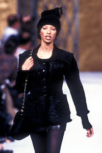 4_chanel-hc-fw-1993-5_html.thumb.JPEG.faac830967283fde6247775d3c8b30a4.JPEG