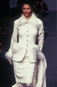 4_christian-dior-fw-1995-5_html.thumb.JPEG.d9228d7b0e1c56c9c82d89212f27d7ae.JPEG