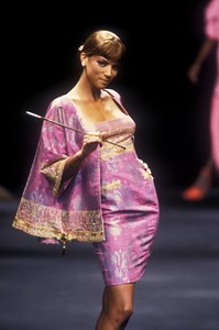 4_christian-dior-hc-ss-1994-5_html.thumb.JPEG.84a9fc2c4c86c360ed31fd7867ede2c2.JPEG