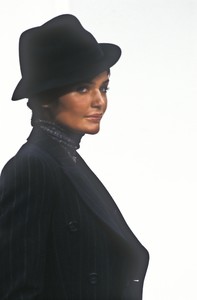 4_dolce-gabbana-fw-1994-5_html.thumb.JPEG.7f1cddda7716009855b808ac72635ade.JPEG