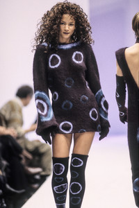 4_gaetano-navarra-fw-1993-5_html.thumb.JPEG.67ed235ca93d513780e25fe110e036e9.JPEG