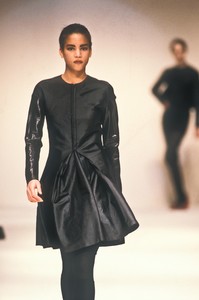 4_helmut-lang-fw-1987-3_html.thumb.JPEG.6ae3febed8f5b98785e30ea3aa1de5f1.JPEG