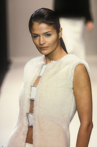 4_paco-rabanne-fw-1996-5_html.thumb.JPEG.26426e6fa6ff15e5c2c1969afbcba8cc.JPEG