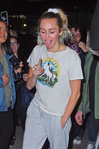 55931248_miley-3112017.jpg