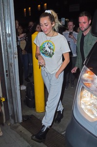 55931253_miley-3112020.jpg