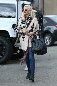 55949588_hqcelebcorner-3.jpg